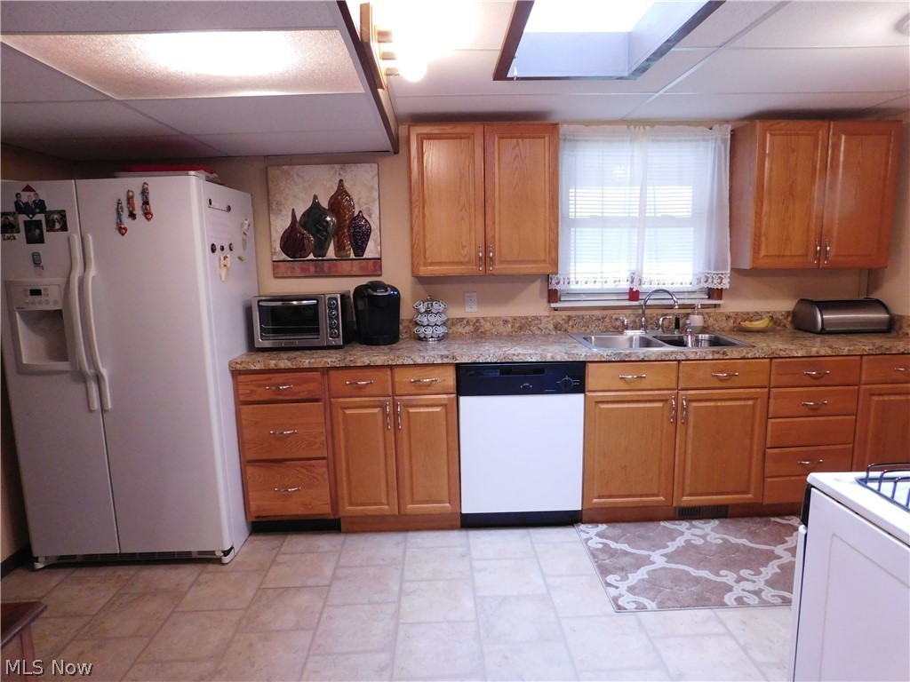 7420 Root Road North Ridgeville, OH 44039 - Photo 3 of 35