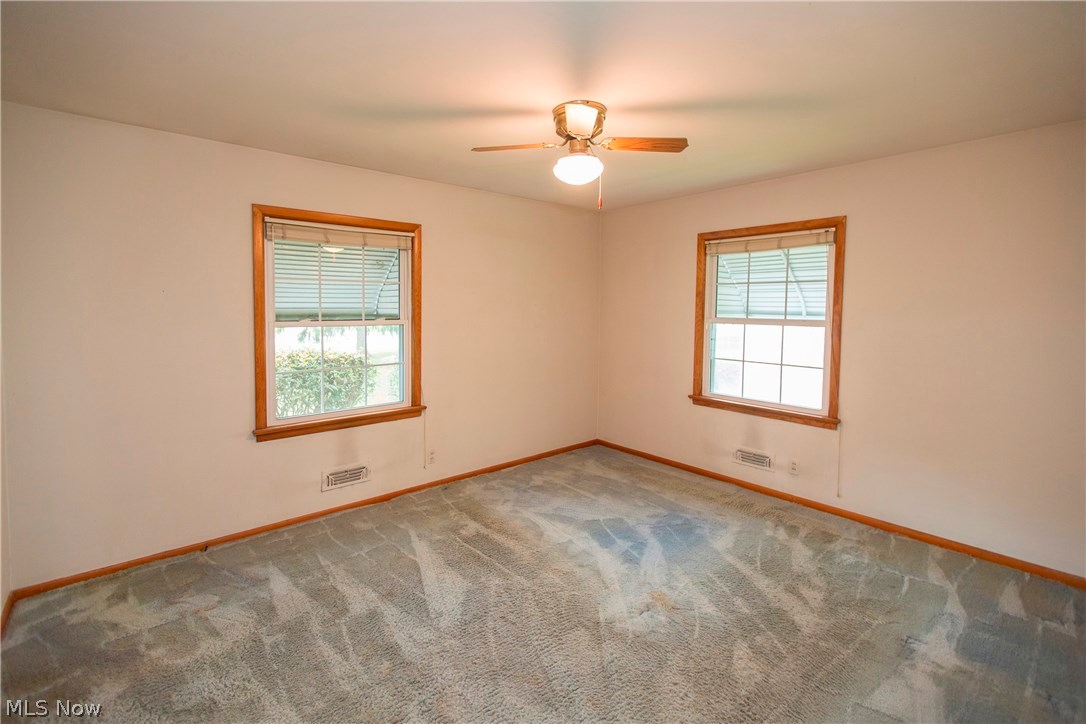 15142 Drake Road Strongsville, OH 44136 - Photo 16 of 25