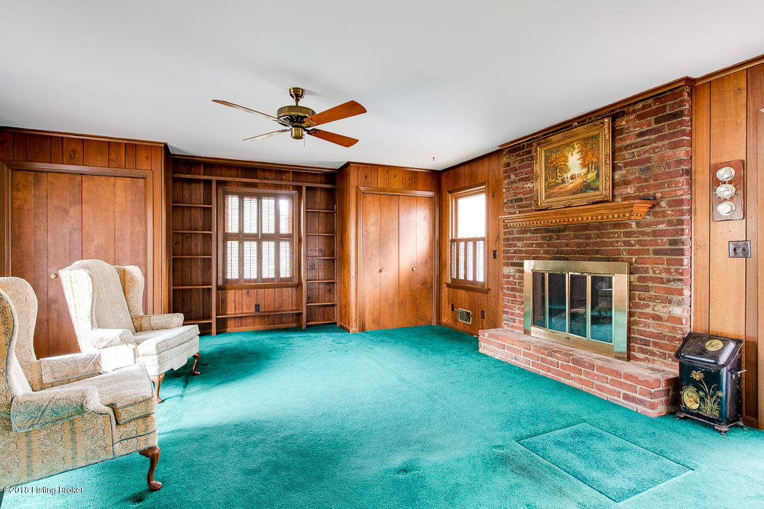 3817 Chatham Road Louisville, KY 40218 - Photo 9 of 26 Located just behind kitchen