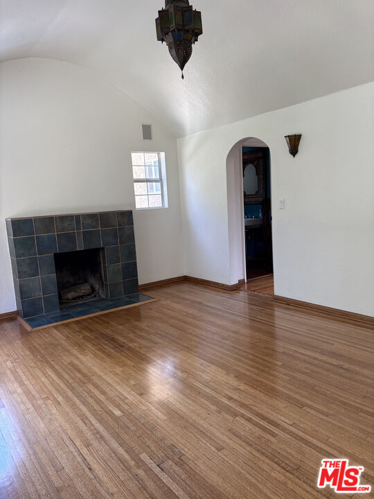 1631 South Point View Street Los Angeles, CA 90035 - Photo 4 of 16