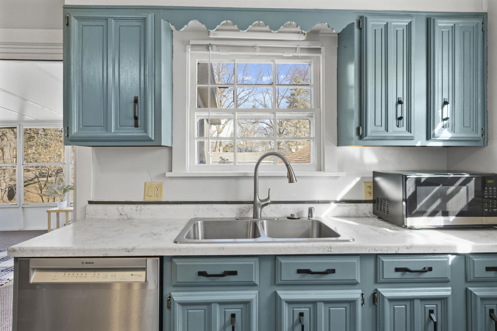 718 West Olin Avenue Madison, WI 53715 - Photo 6 of 33