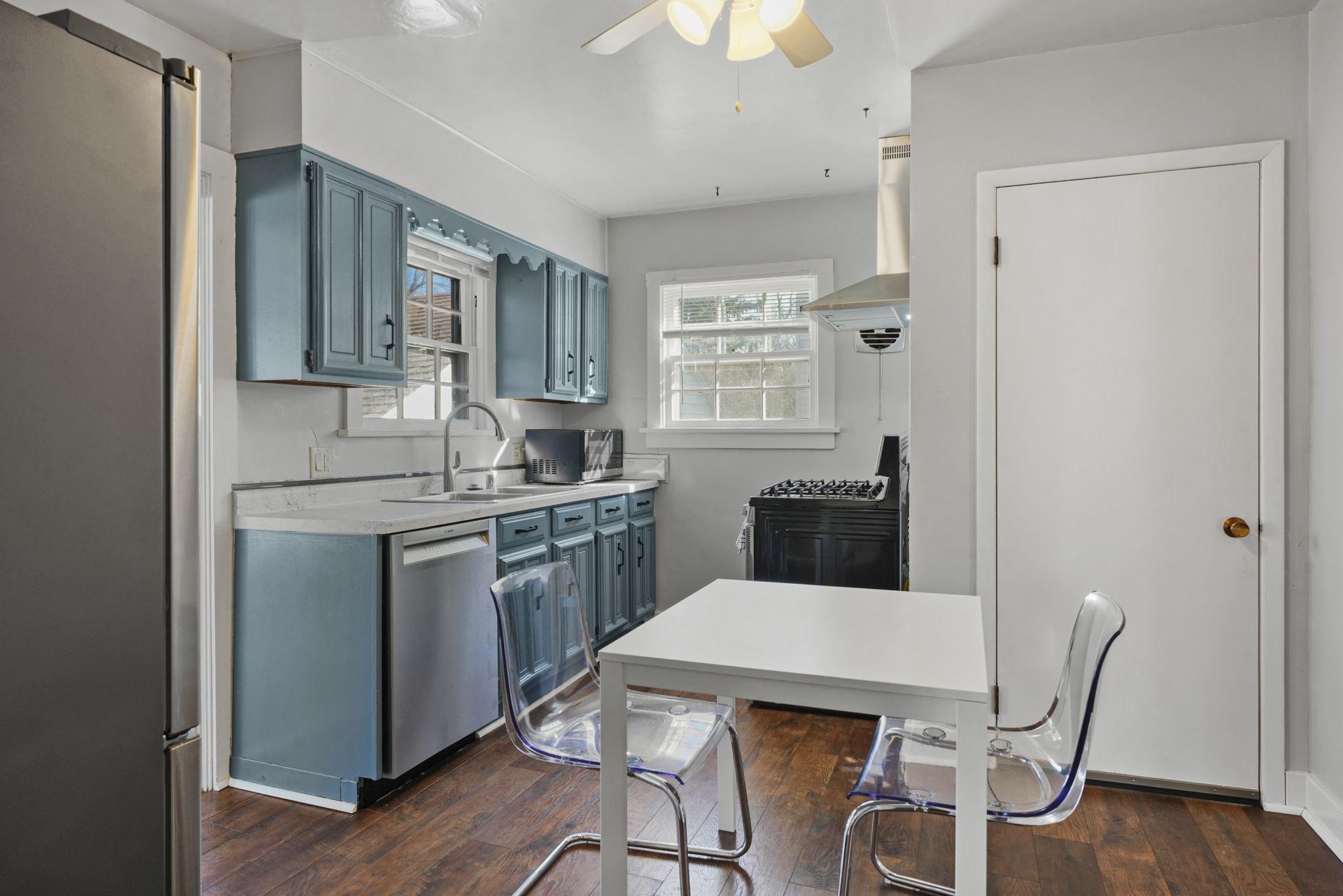 718 West Olin Avenue Madison, WI 53715 - Photo 7 of 33