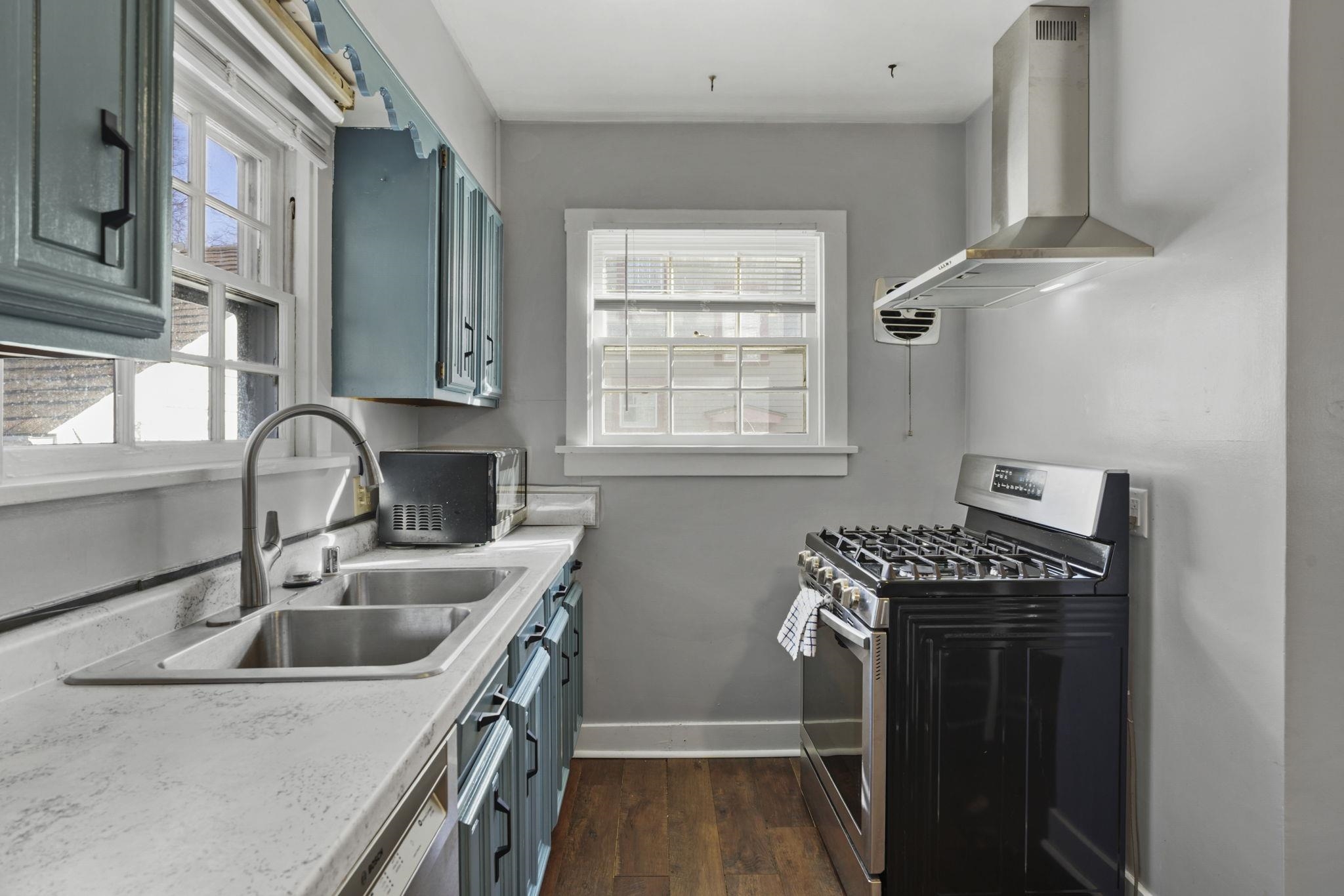 718 West Olin Avenue Madison, WI 53715 - Photo 8 of 33