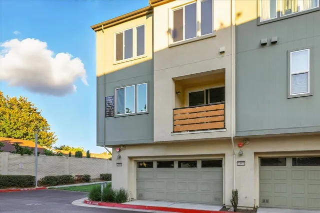 $1,258,000 | 1999 Dobbin Drive, San Jose, CA 95133