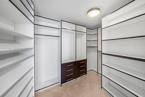 $8,200 | 200 Biscayne Blvd Way, Unit 4308, Miami, FL 33131