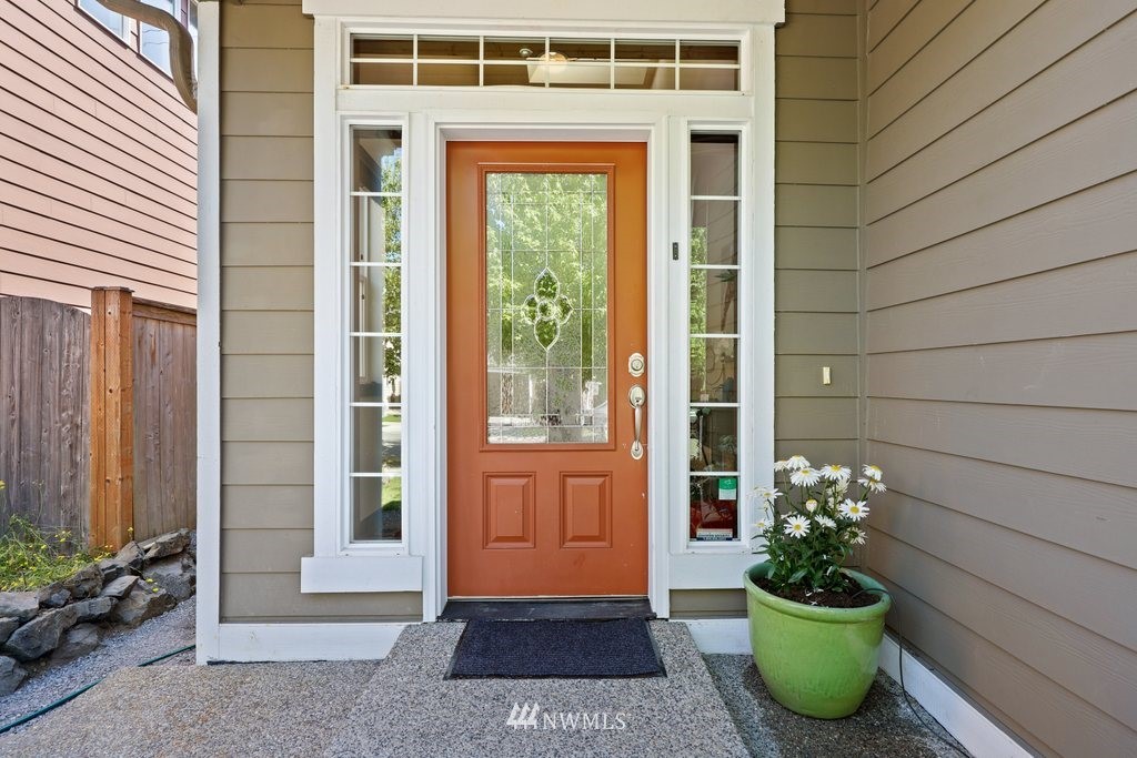 18501 42nd Avenue Southeast Bothell, WA 98012 - Photo 3 of 40 Gallery Image 3