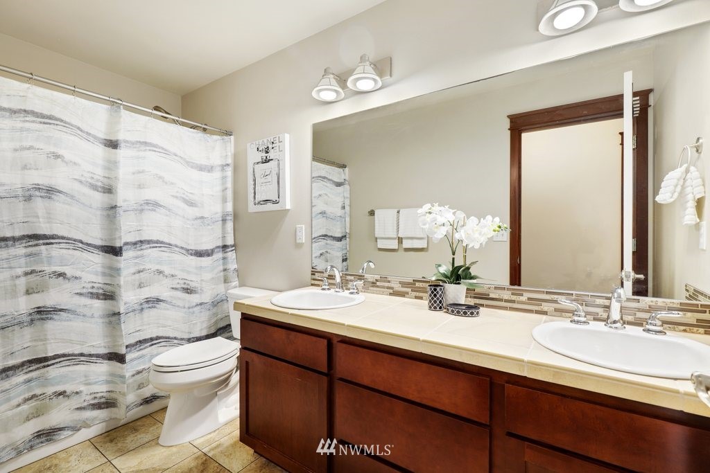 18501 42nd Avenue Southeast Bothell, WA 98012 - Photo 34 of 40 Gallery Image 34