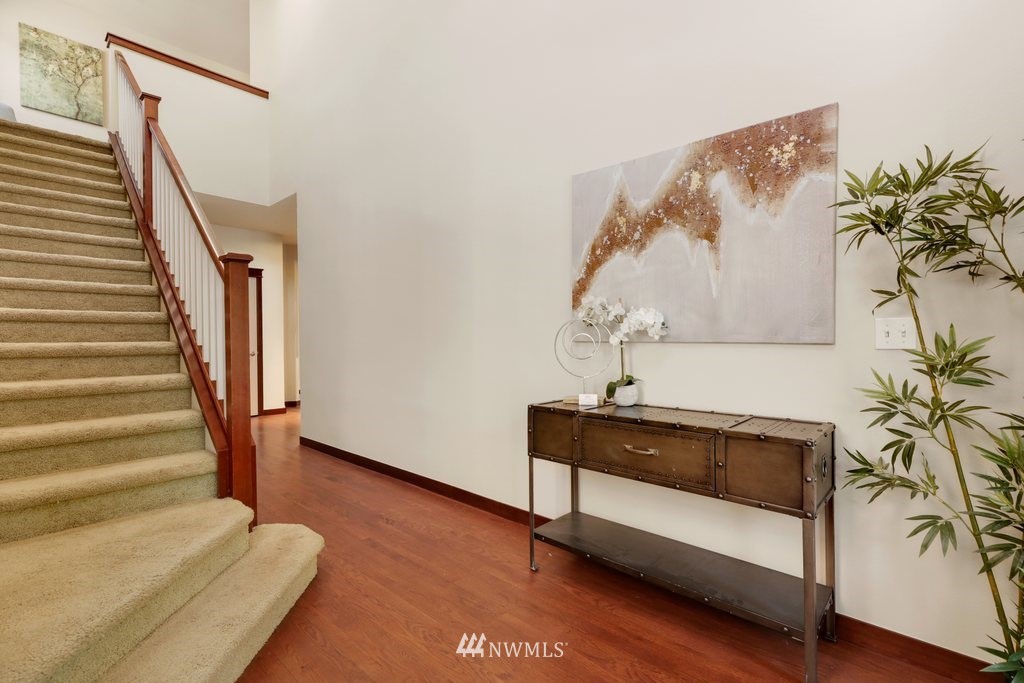 18501 42nd Avenue Southeast Bothell, WA 98012 - Photo 5 of 40 Gallery Image 5