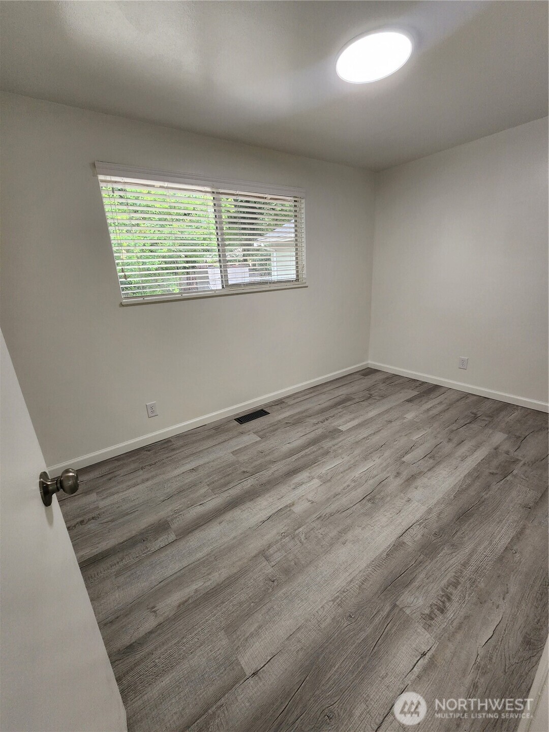 8810 Northeast 187th Street Bothell, WA 98011 - Photo 22 of 40