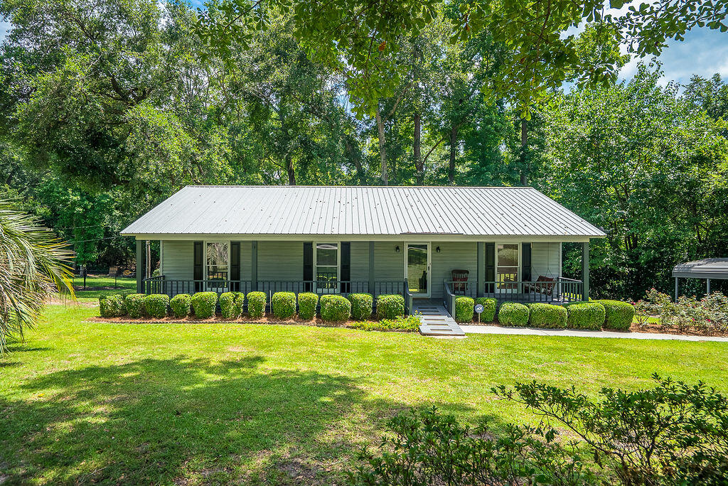 134 Robin Road Barnwell, SC 29812 - Photo 1 of 33 Front