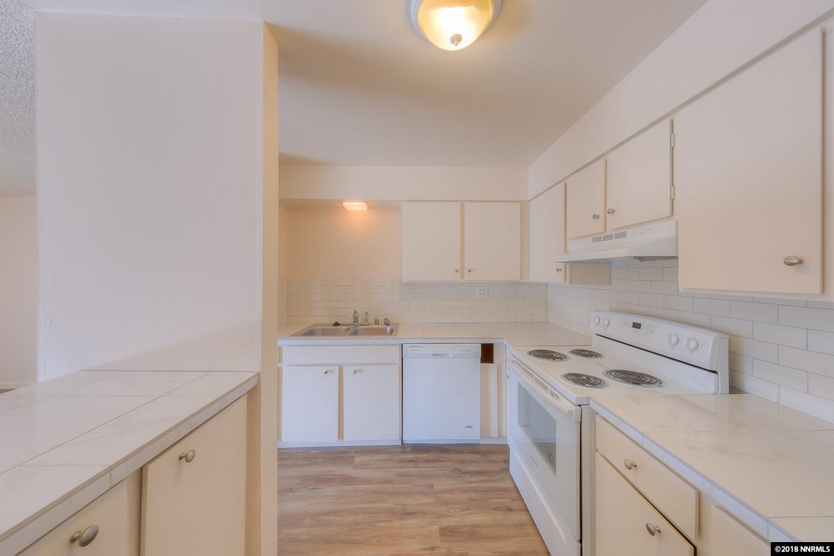 1355 Carlin Street Reno, NV 89503 - Photo 5 of 22