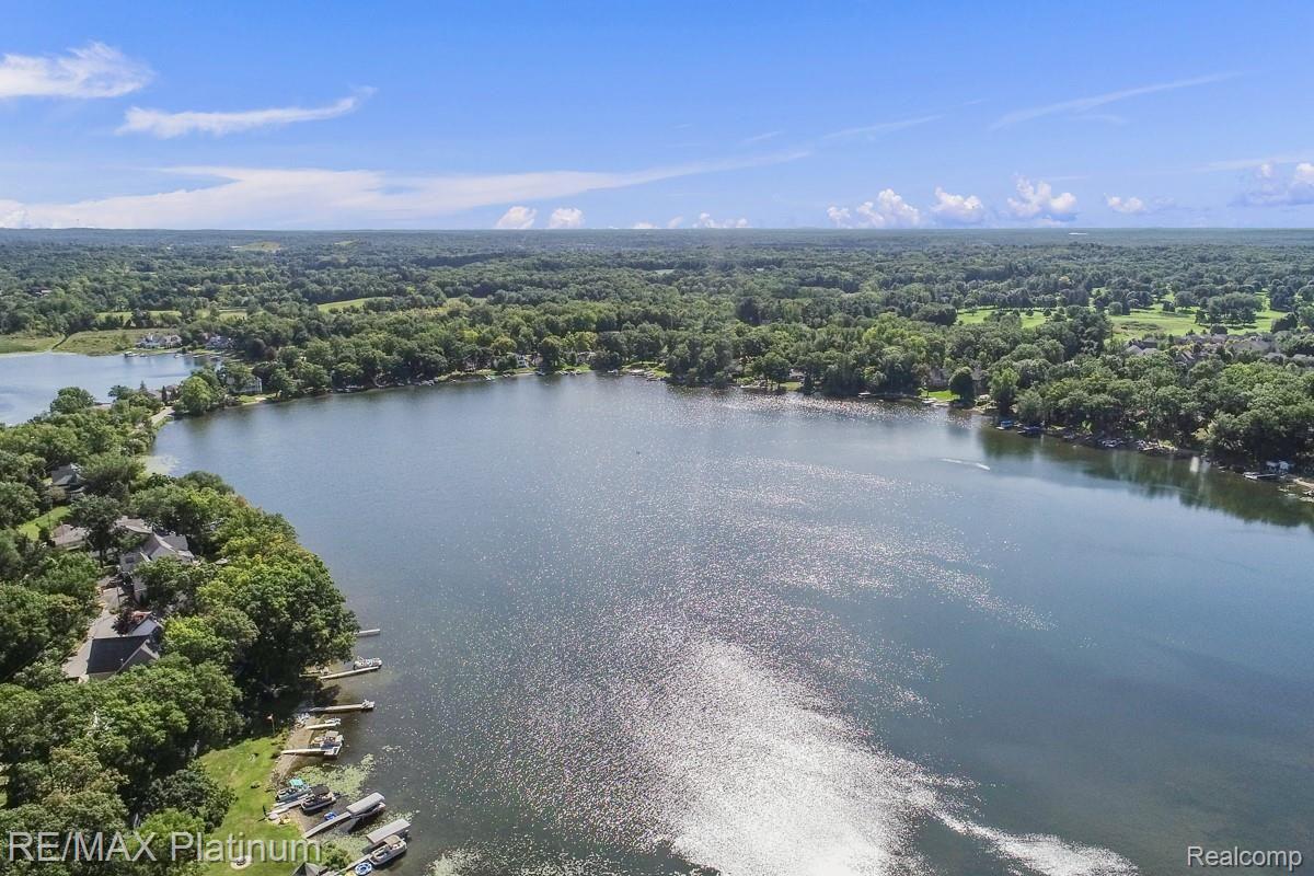 4036 Clifford Road Brighton, MI 48116 - Photo 28 of 34 DJI_0019.jpg