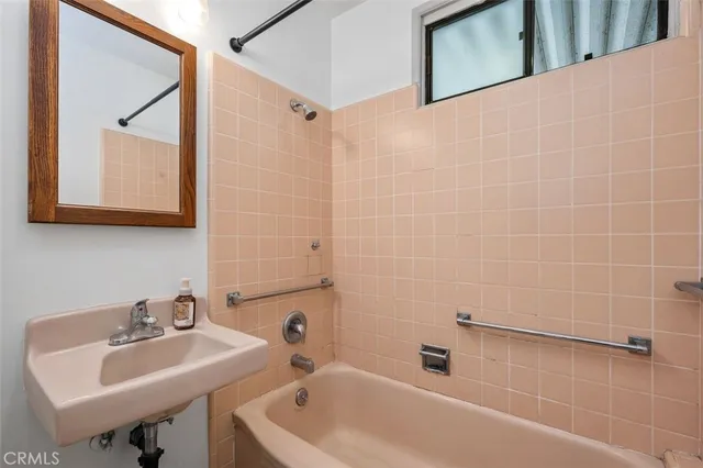 $1,700,000 | 11117 Greenlawn Avenue, Culver City, CA 90230