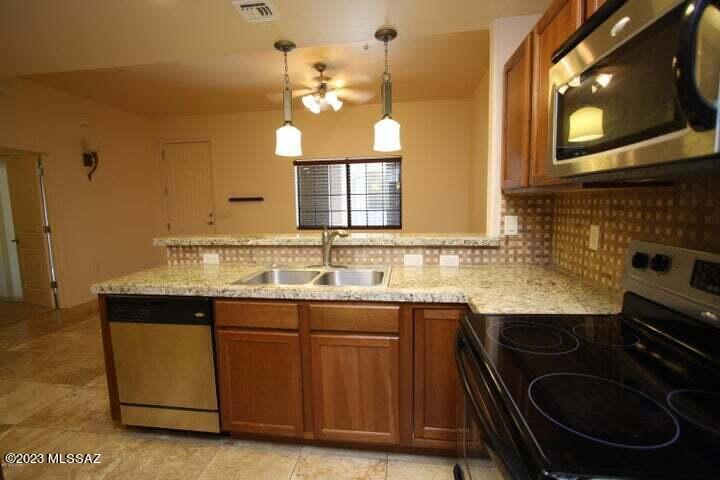 2010 East River Road, Unit 101 Tucson, AZ 85718 - Photo 5 of 10 20200422193658346941000000-o