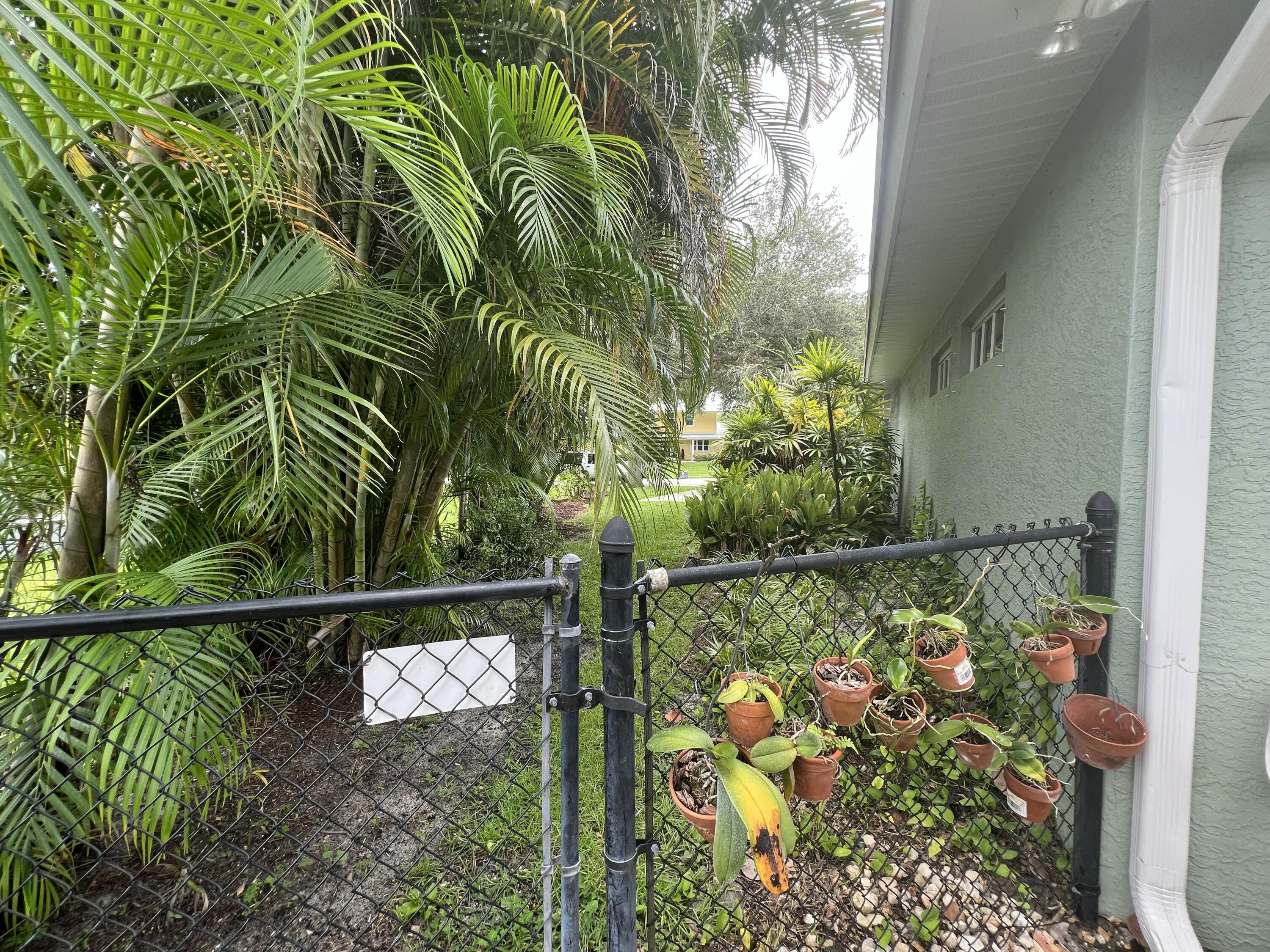 4292 Southeast Rainbows End Stuart, FL 34997 - Photo 8 of 56 Side_4561