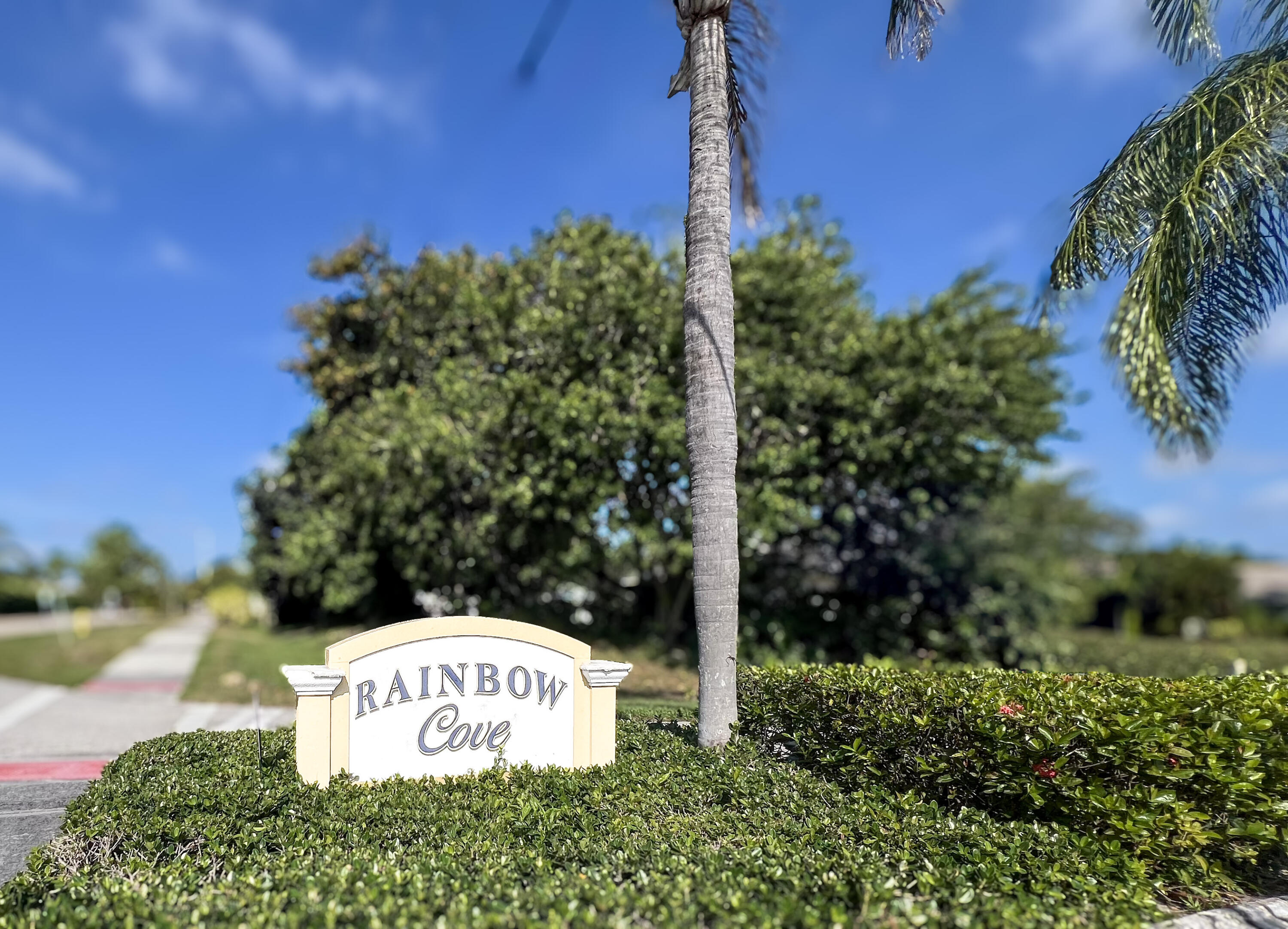 4292 Southeast Rainbows End Stuart, FL 34997 - Photo 9 of 56 Entry Sign