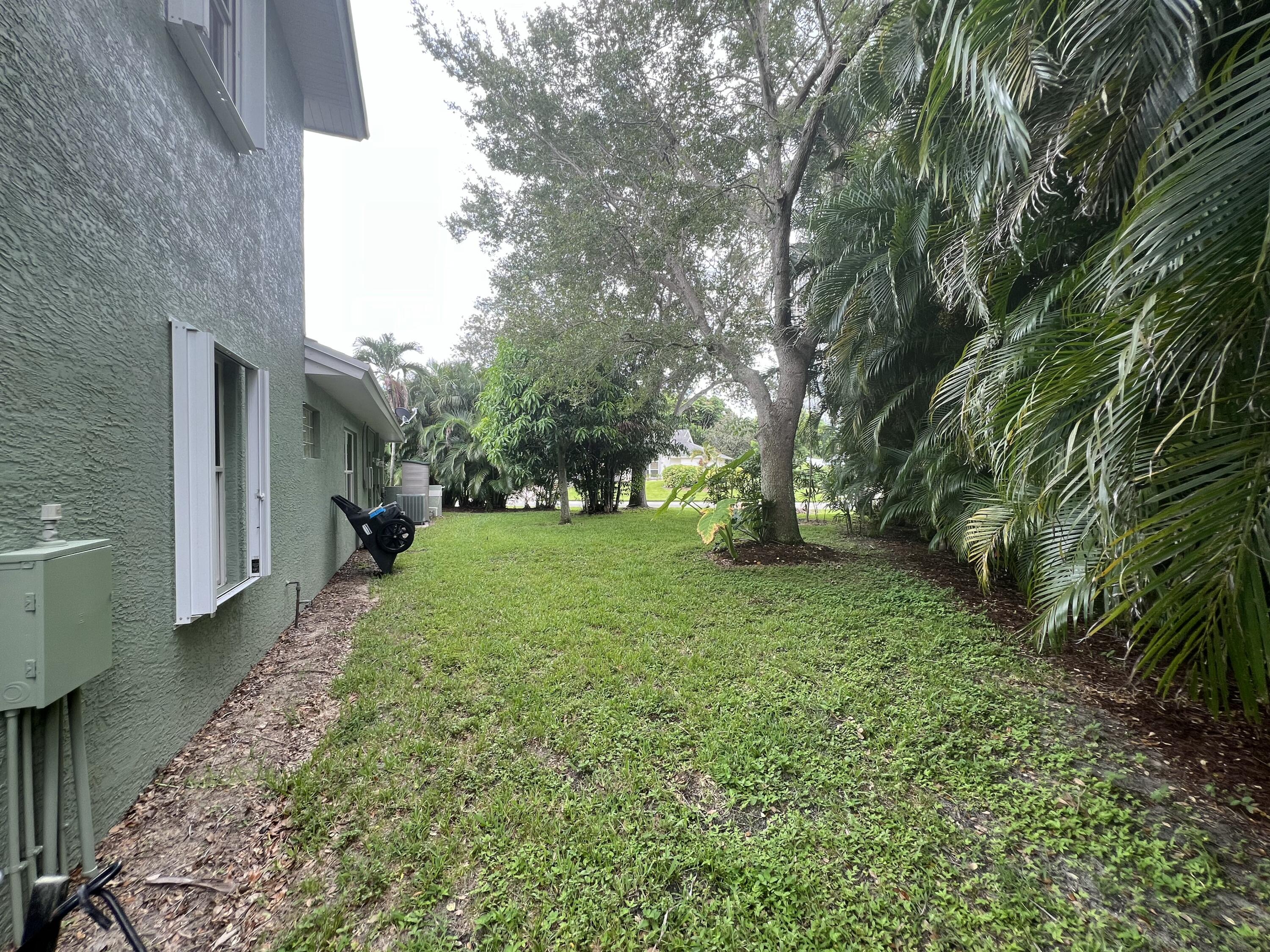 4292 Southeast Rainbows End Stuart, FL 34997 - Photo 10 of 56 Rear_4554