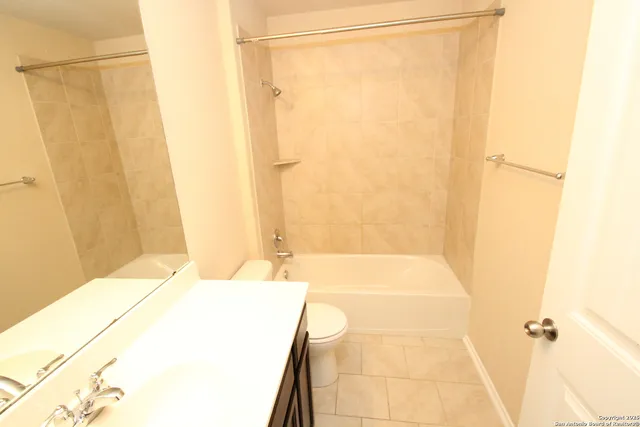 $2,000 | 631 Sage Thrasher, San Antonio, TX 78253