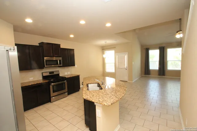 $2,000 | 631 Sage Thrasher, San Antonio, TX 78253