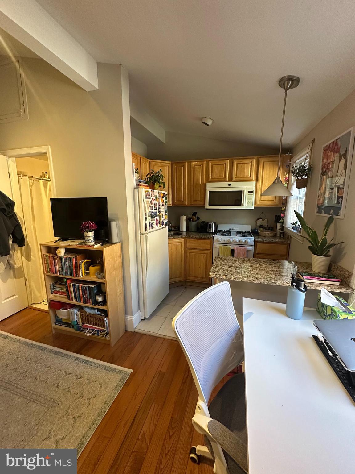 910 Clinton Street, Unit 3R Philadelphia, PA 19107 - Photo 2 of 6