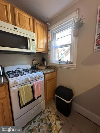 $1,325 | 910 Clinton Street, Unit 3R, Philadelphia, PA 19107