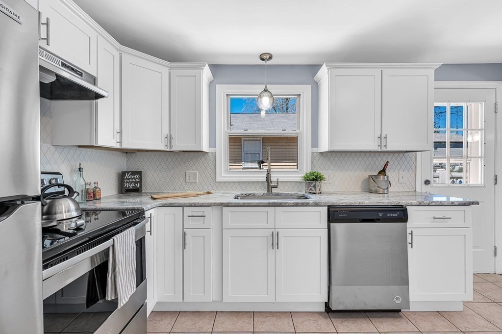 120 Hamilton Street Springfield, MA 01119 - Photo 4 of 36