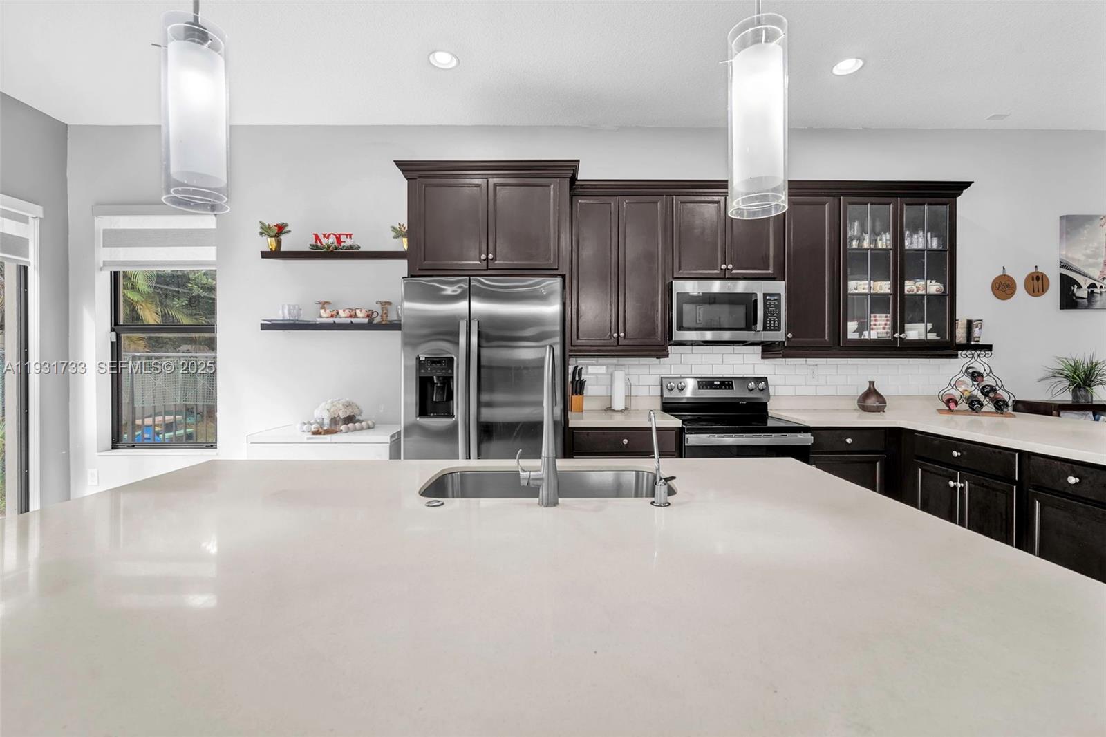 9712 West 34th Lane Hialeah, FL 33018 - Photo 4 of 30