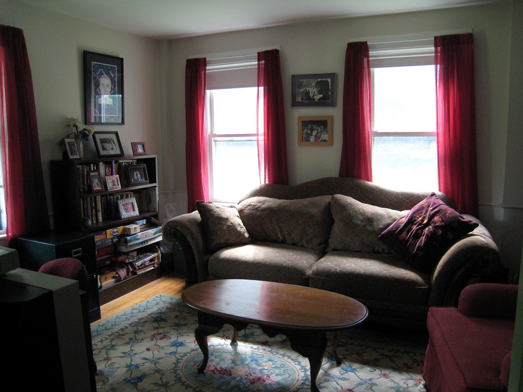 625 Spring Street Northampton, MA 01053 - Photo 8 of 30 Gallery Image 8