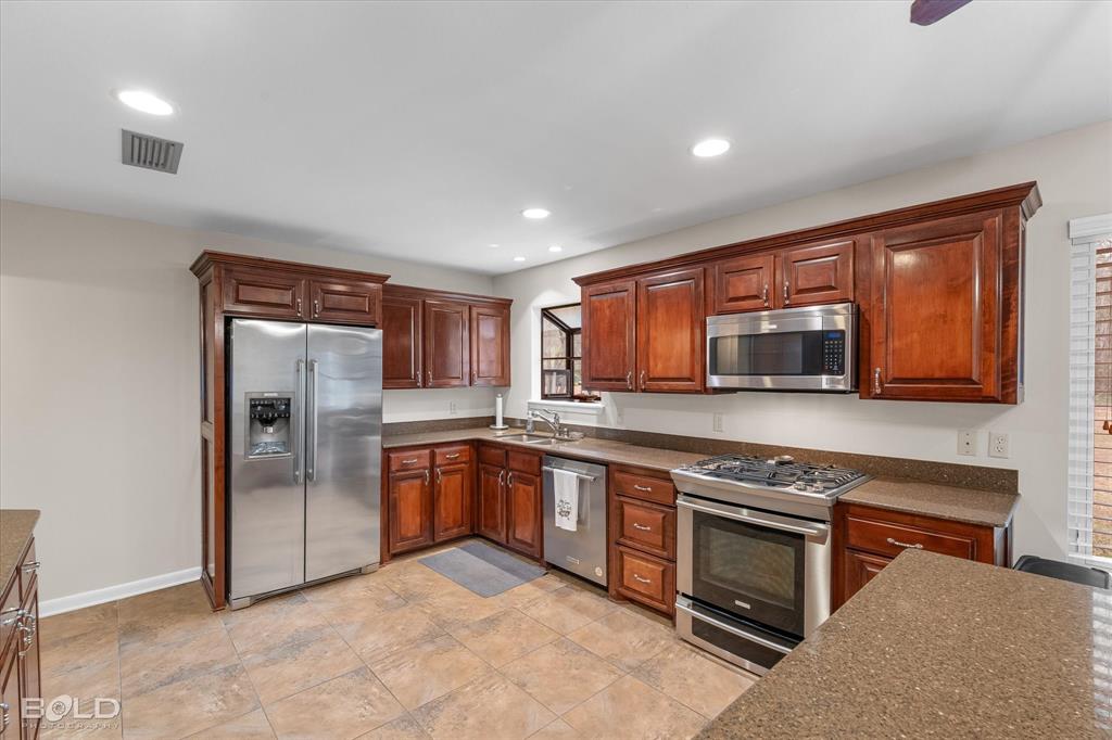 10814 Ferry Lake Road Oil City, LA 71061 - Photo 15 of 39