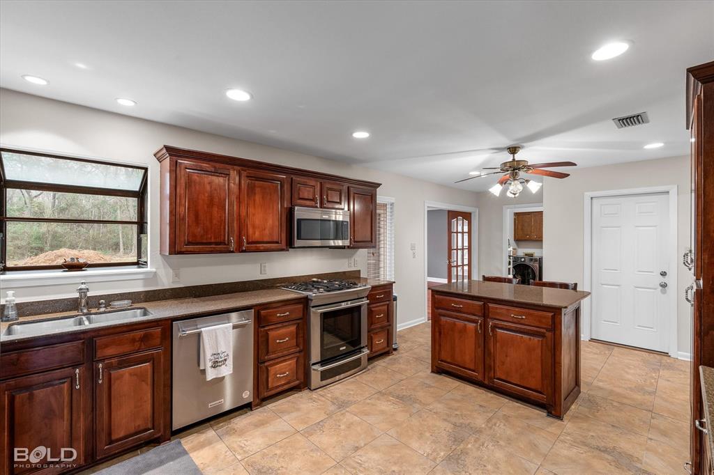 10814 Ferry Lake Road Oil City, LA 71061 - Photo 17 of 39