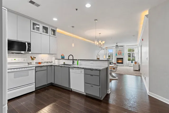 $319,900 | 555 Main Avenue, Unit 104, De Pere, WI 54115