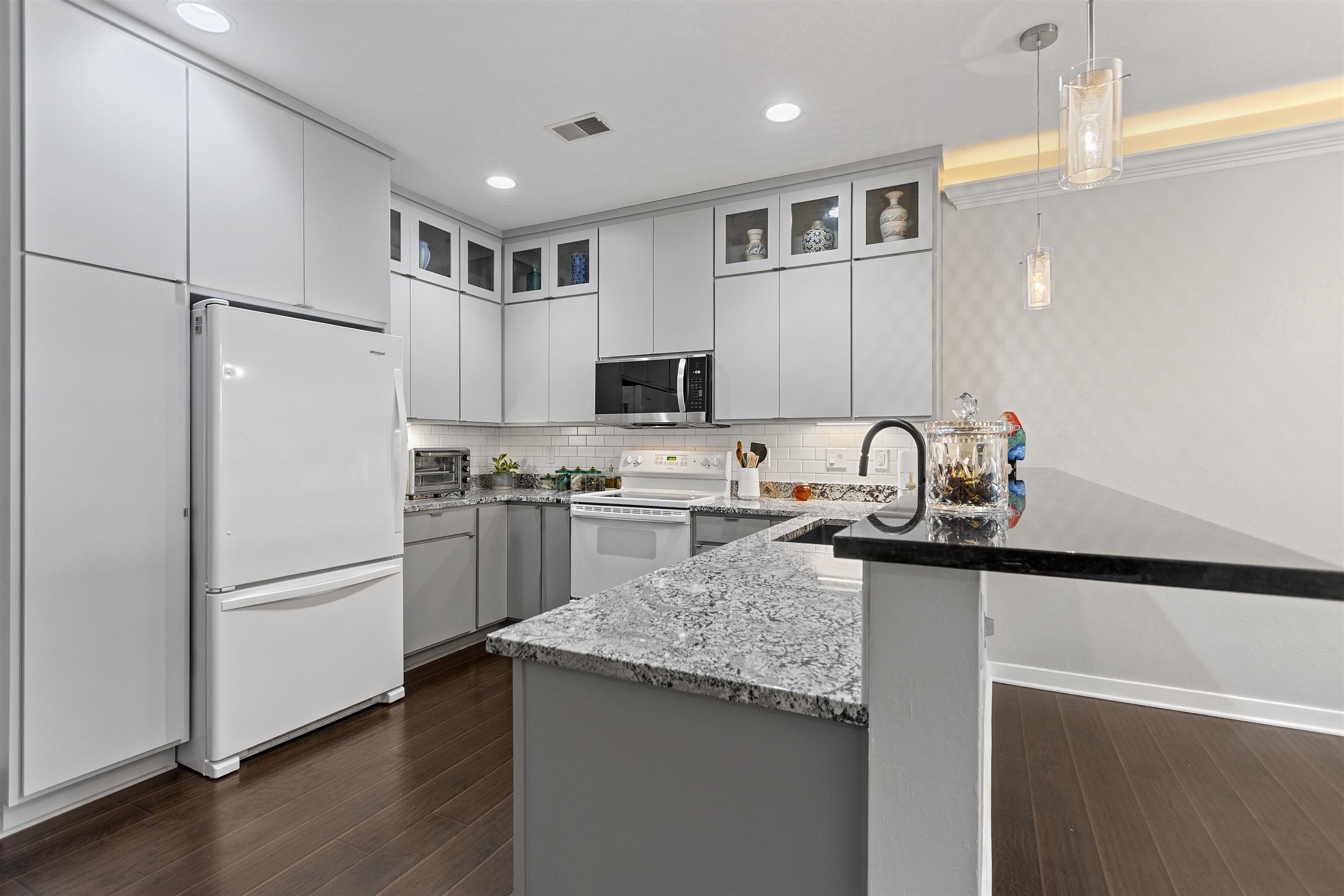 555 Main Avenue, Unit 104 De Pere, WI 54115 - Photo 15 of 69