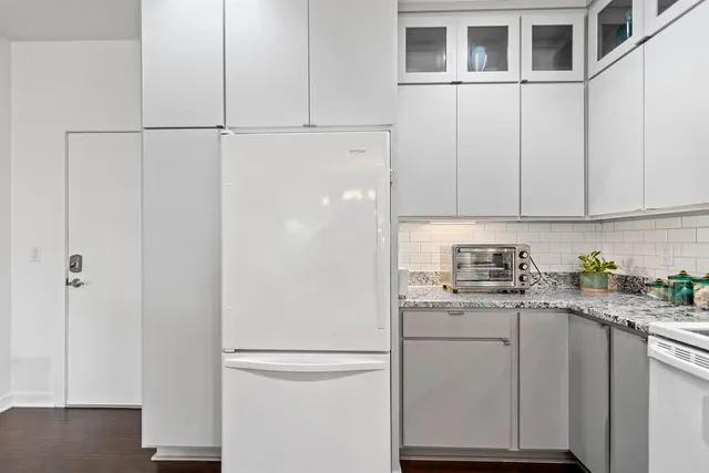 $319,900 | 555 Main Avenue, Unit 104, De Pere, WI 54115