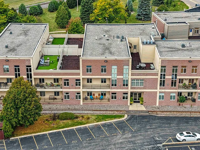 $319,900 | 555 Main Avenue, Unit 104, De Pere, WI 54115