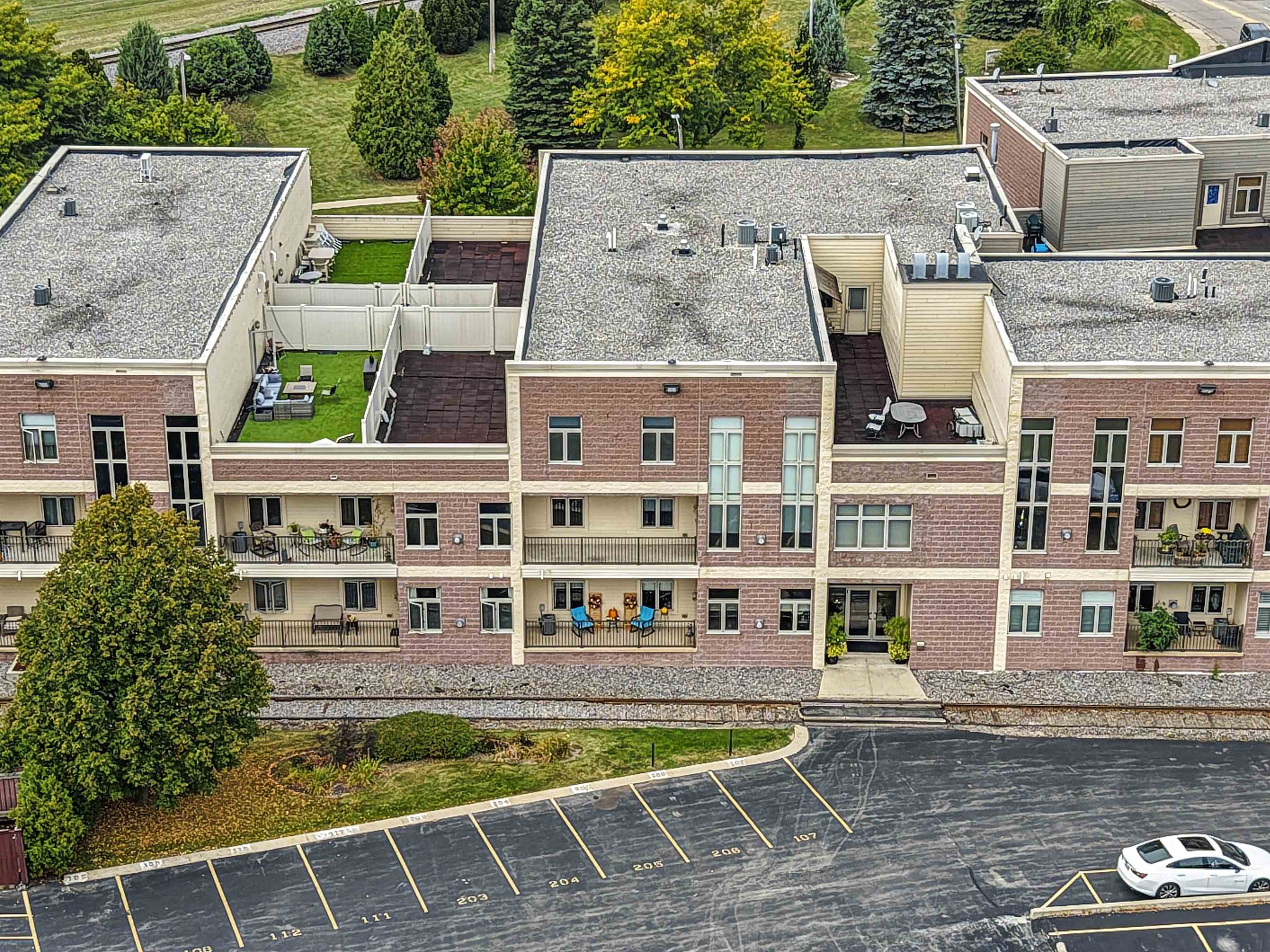 555 Main Avenue, Unit 104 De Pere, WI 54115 - Photo 4 of 69