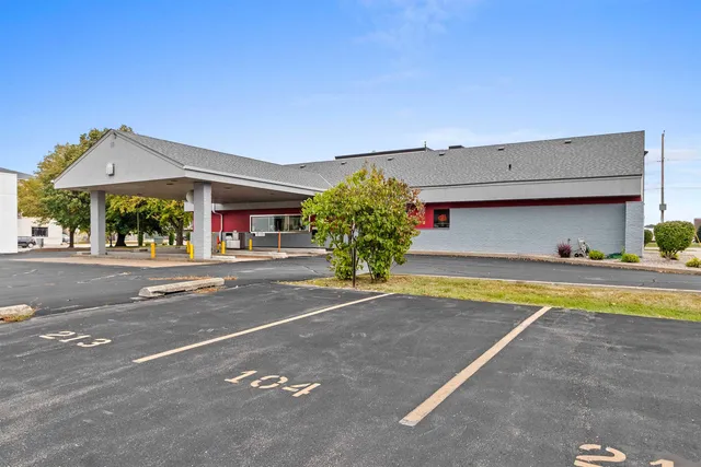 $319,900 | 555 Main Avenue, Unit 104, De Pere, WI 54115