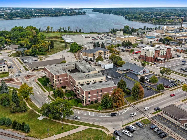 $319,900 | 555 Main Avenue, Unit 104, De Pere, WI 54115