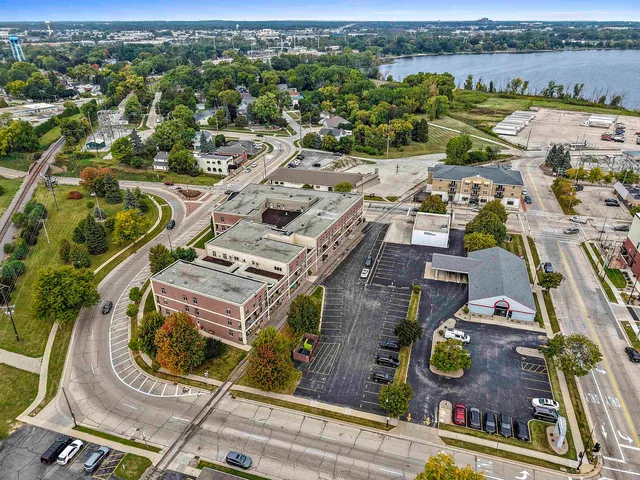 $319,900 | 555 Main Avenue, Unit 104, De Pere, WI 54115