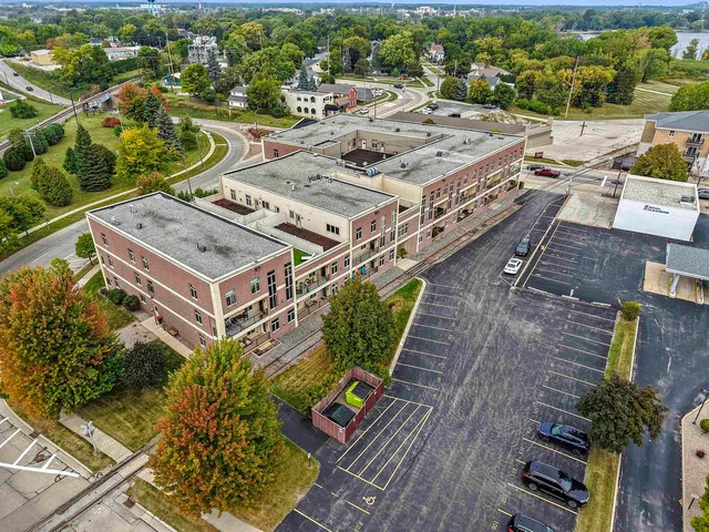 $319,900 | 555 Main Avenue, Unit 104, De Pere, WI 54115