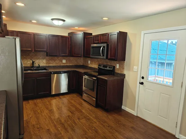 $329,900 | 6401 East Oak Street, Evansville, IN 47715