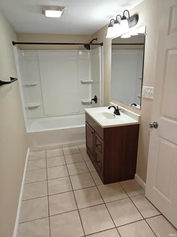 $329,900 | 6401 East Oak Street, Evansville, IN 47715