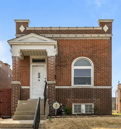 $260,000 | 5252 Botanical Avenue, St. Louis, MO 63110