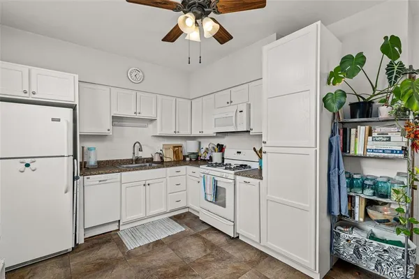 $260,000 | 5252 Botanical Avenue, St. Louis, MO 63110