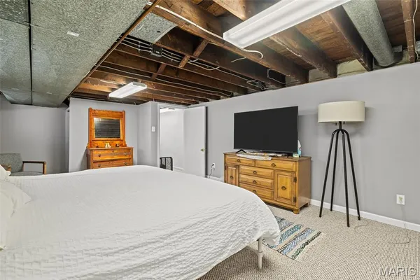 $260,000 | 5252 Botanical Avenue, St. Louis, MO 63110