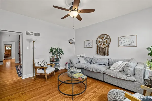 $260,000 | 5252 Botanical Avenue, St. Louis, MO 63110