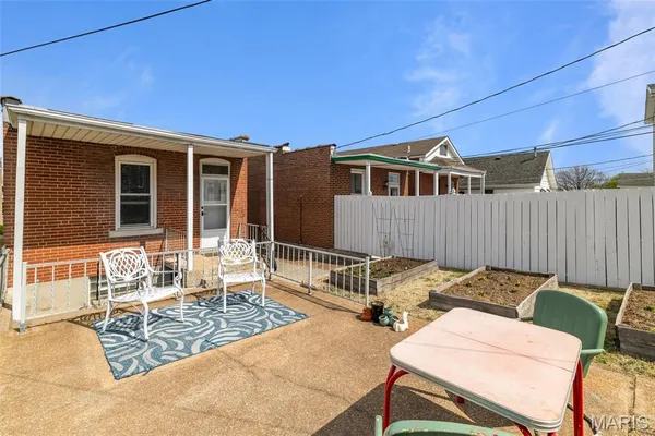 $260,000 | 5252 Botanical Avenue, St. Louis, MO 63110
