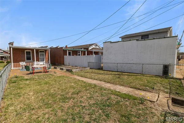 $260,000 | 5252 Botanical Avenue, St. Louis, MO 63110