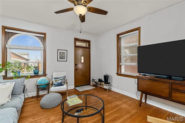 $260,000 | 5252 Botanical Avenue, St. Louis, MO 63110