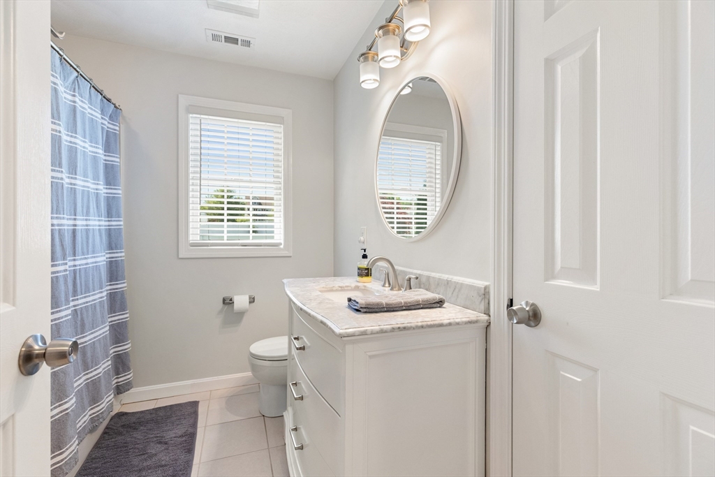 34 Moffett Road Lynn, MA 01905 - Photo 8 of 36