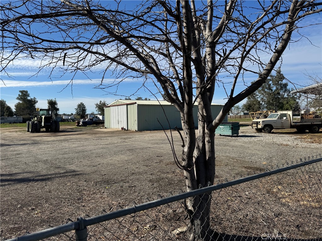 26490 Orange Perris, CA 92571 - Photo 2 of 4 Over-sized work shop